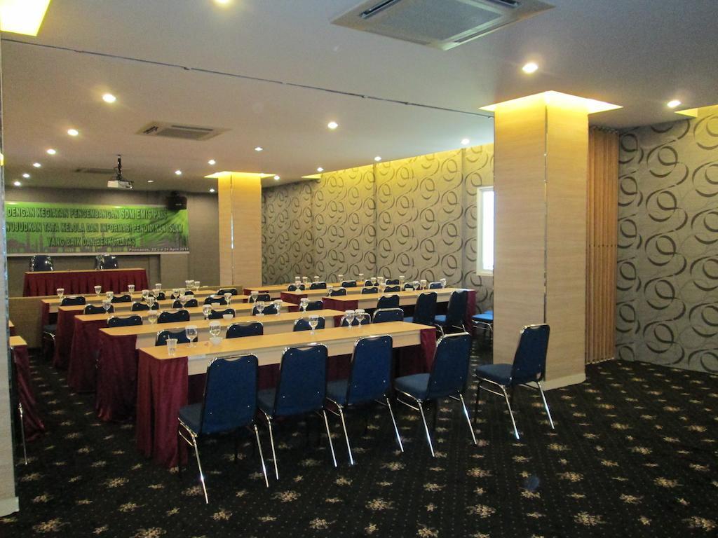 โรงแรมบอร์เนียว ปอนเตียนัค ภายนอก รูปภาพ